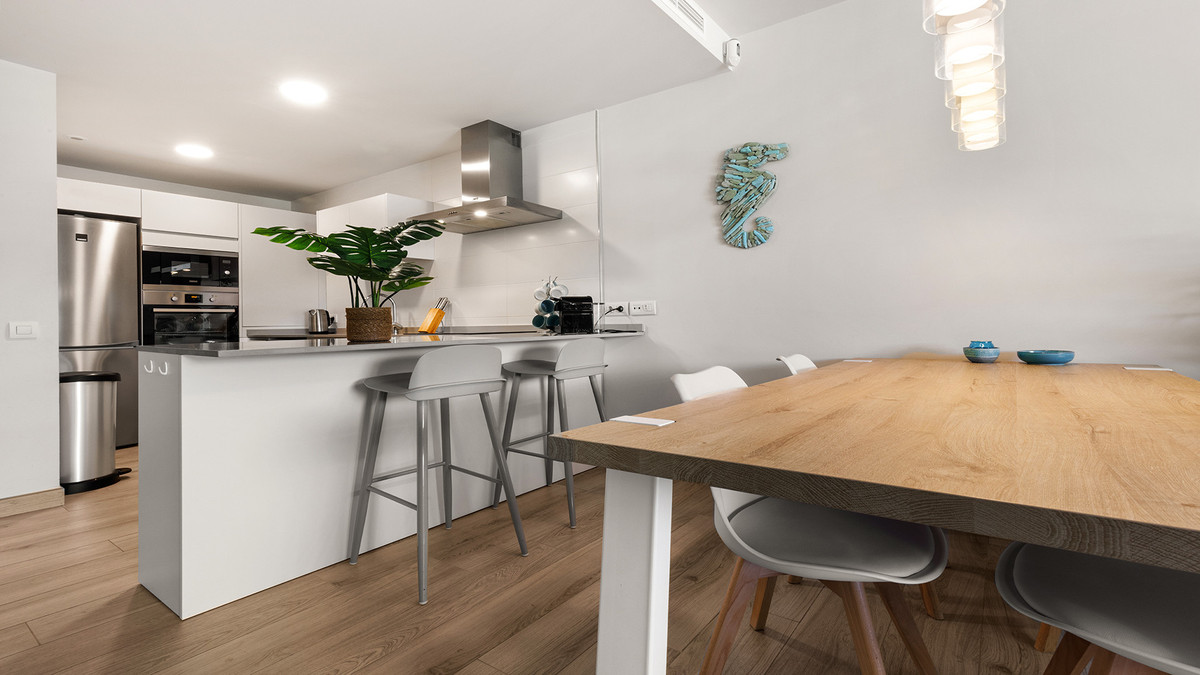 Te koop Middle Floor Apartment Costa Del Sol Casares € 389.000,-