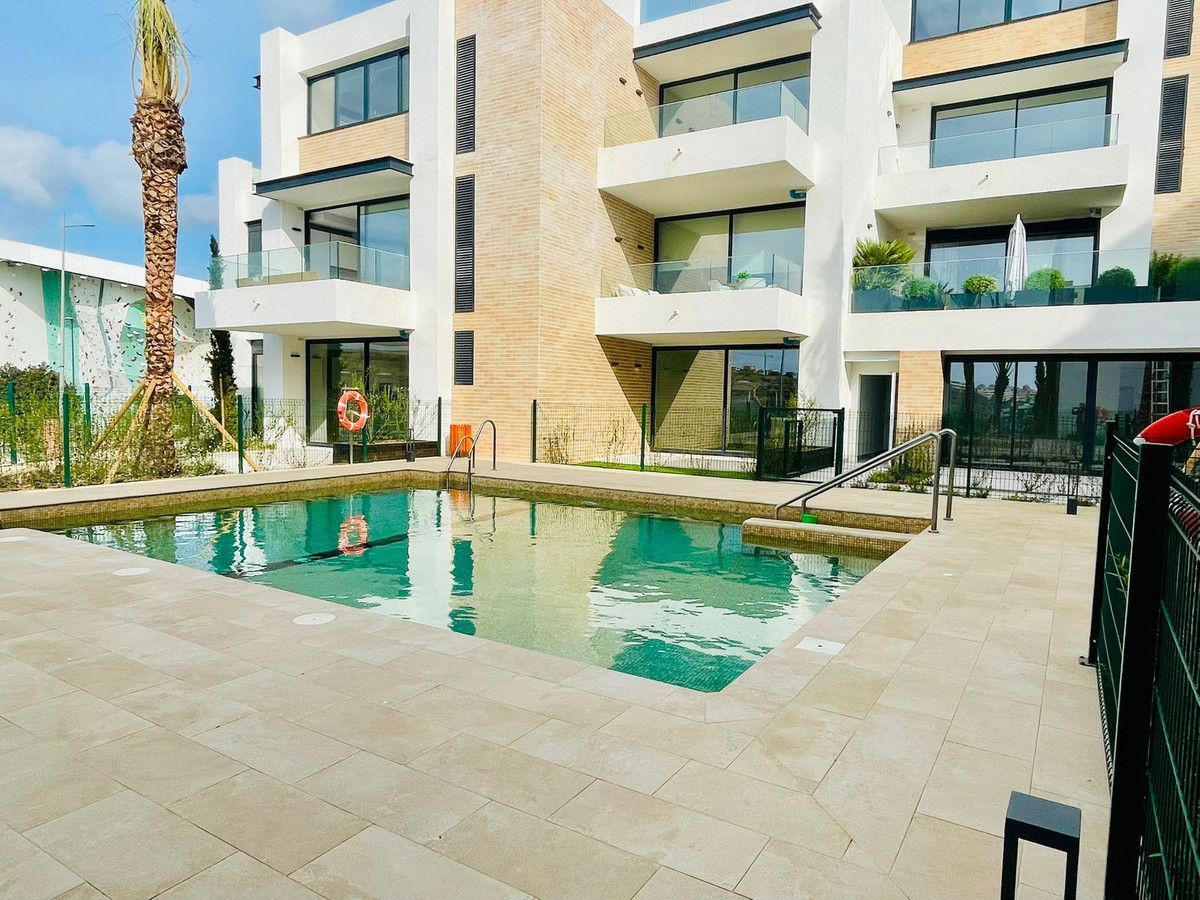 Te koop Middle Floor Apartment Costa Del Sol Estepona € 480.000,-