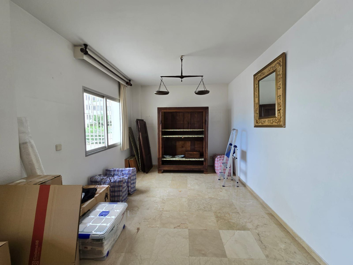 Te koop Middle Floor Apartment Costa Del Sol Marbella € 950.000,-