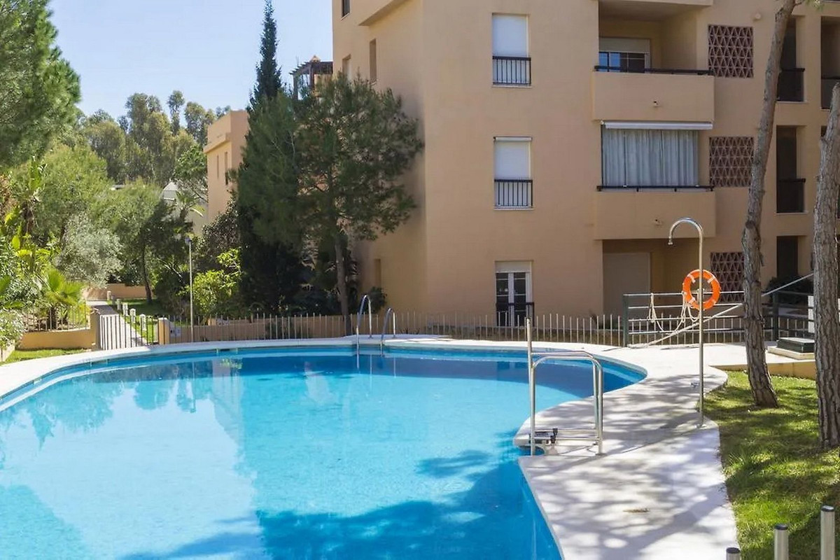 Te koop Middle Floor Apartment Costa Del Sol Elviria € 420.000,-