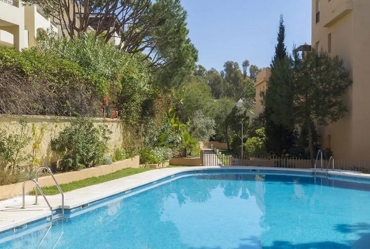Te koop Middle Floor Apartment Costa Del Sol Elviria € 420.000,-