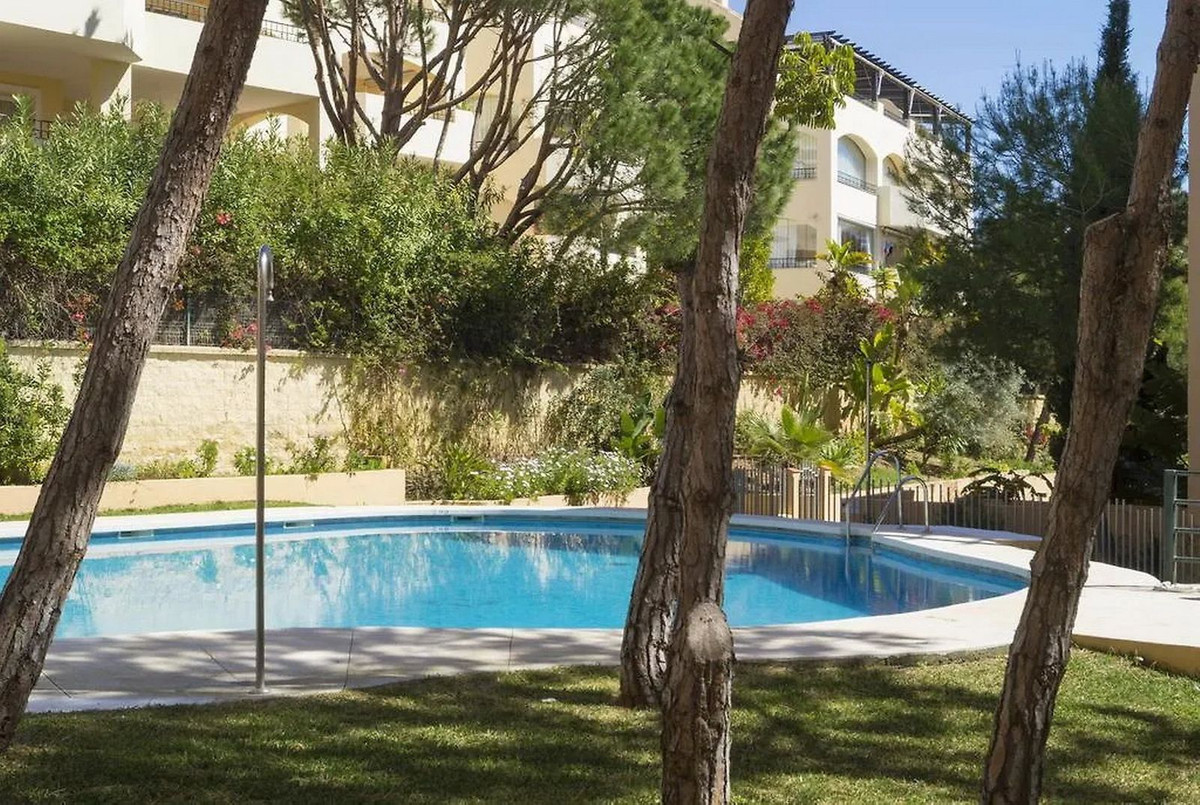 Te koop Middle Floor Apartment Costa Del Sol Elviria € 420.000,-