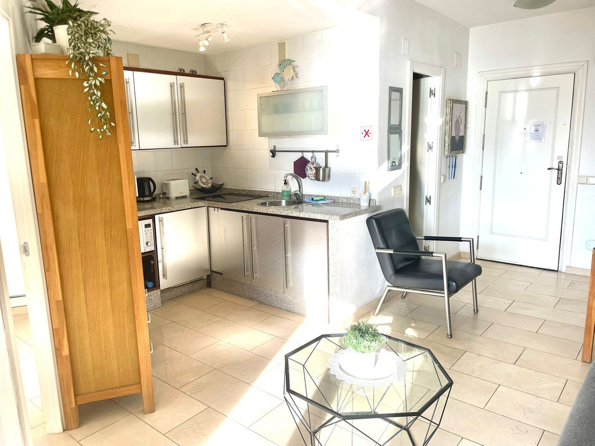 Te koop Middle Floor Apartment Costa Del Sol Benalmadena Costa € 360.000,-