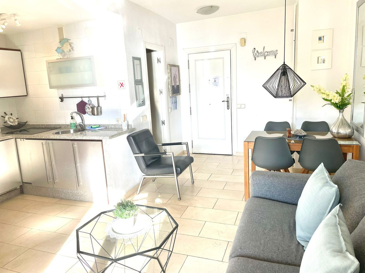 Te koop Middle Floor Apartment Costa Del Sol Benalmadena Costa € 360.000,-