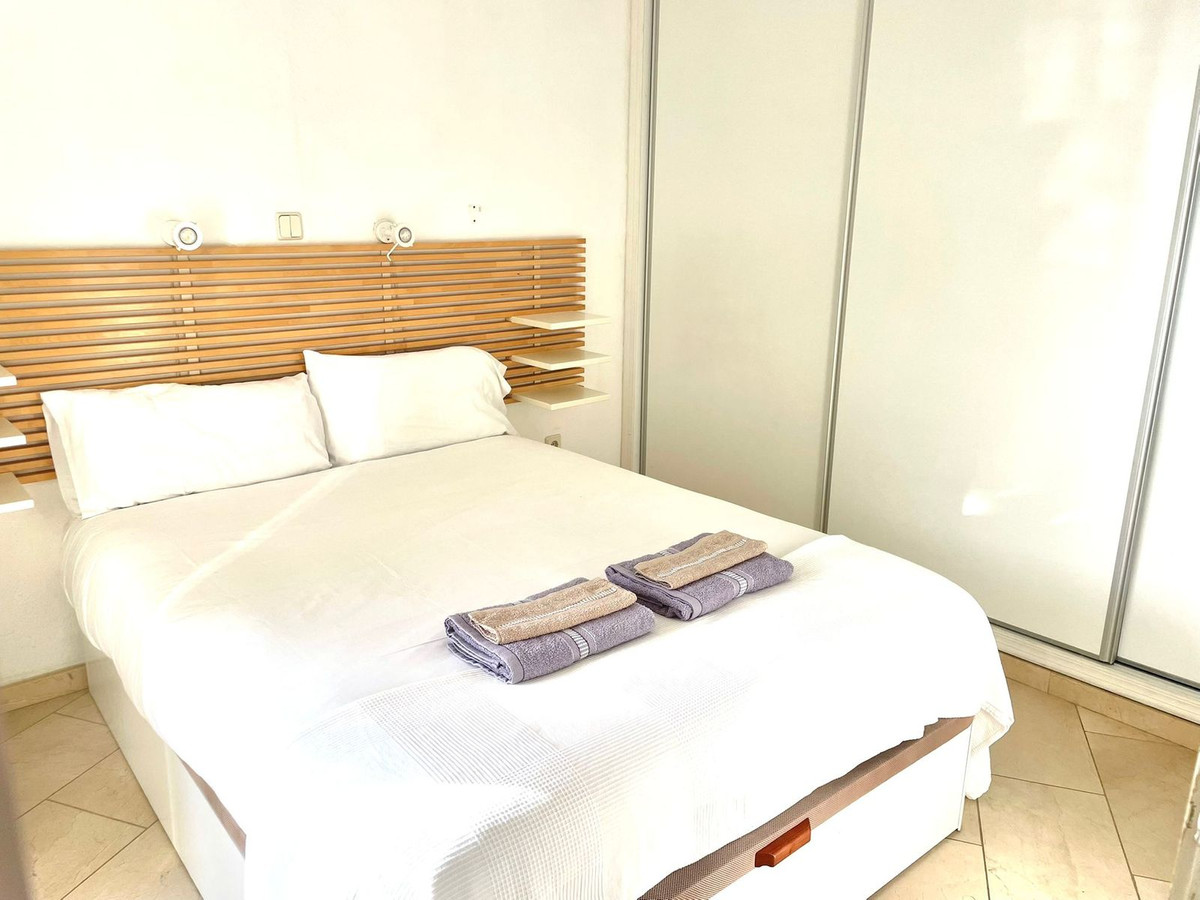 Te koop Middle Floor Apartment Costa Del Sol Benalmadena Costa € 360.000,-