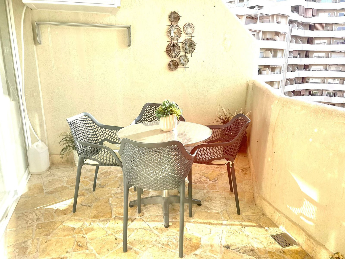 Te koop Middle Floor Apartment Costa Del Sol Benalmadena Costa € 360.000,-