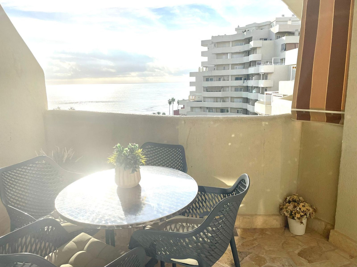 Te koop Middle Floor Apartment Costa Del Sol Benalmadena Costa € 360.000,-