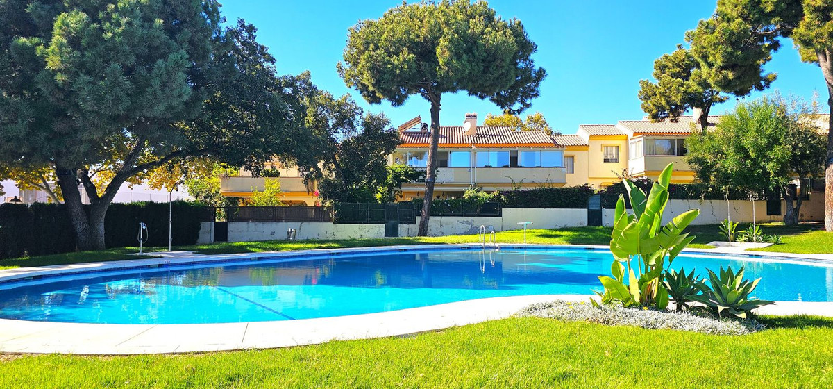 Te koop Gelijkvloers appartement Costa Del Sol Elviria € 350.000,-