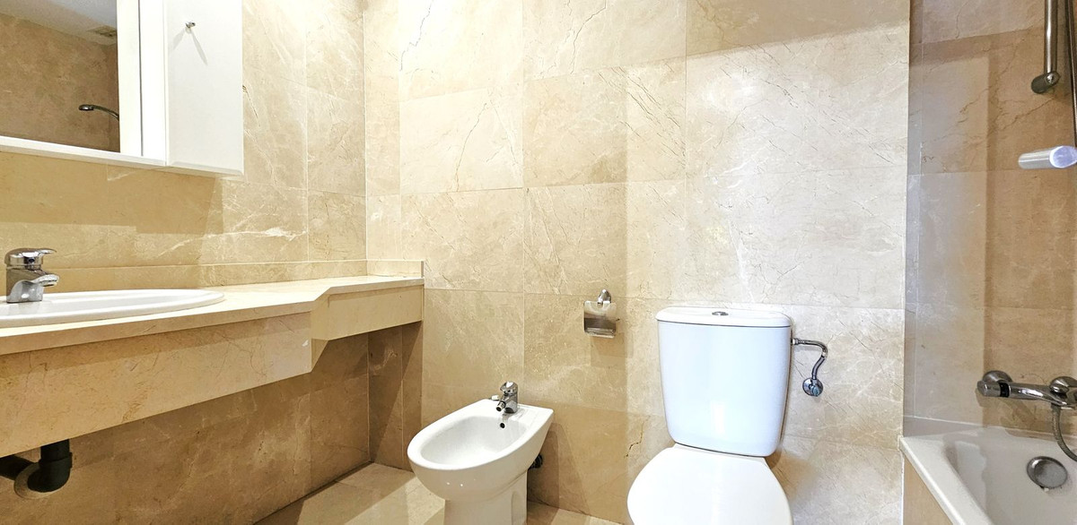 Te koop Gelijkvloers appartement Costa Del Sol Elviria € 350.000,-