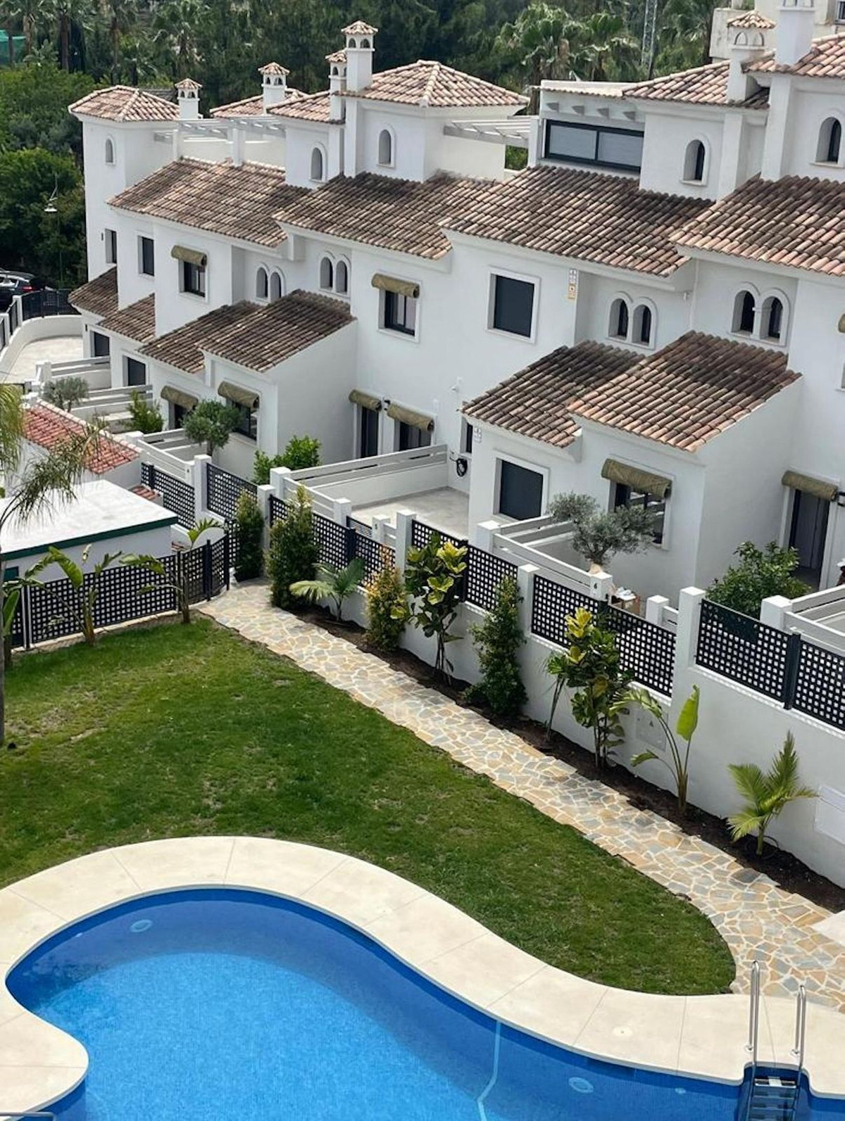 Te koop Herenhuis Costa Del Sol Estepona € 585.000,-