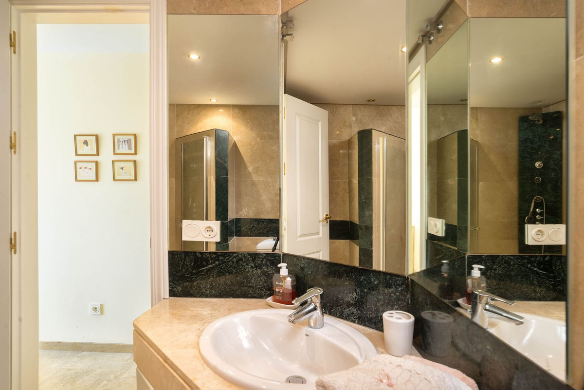 Te koop Middle Floor Apartment Costa Del Sol Río Real € 549.000,-