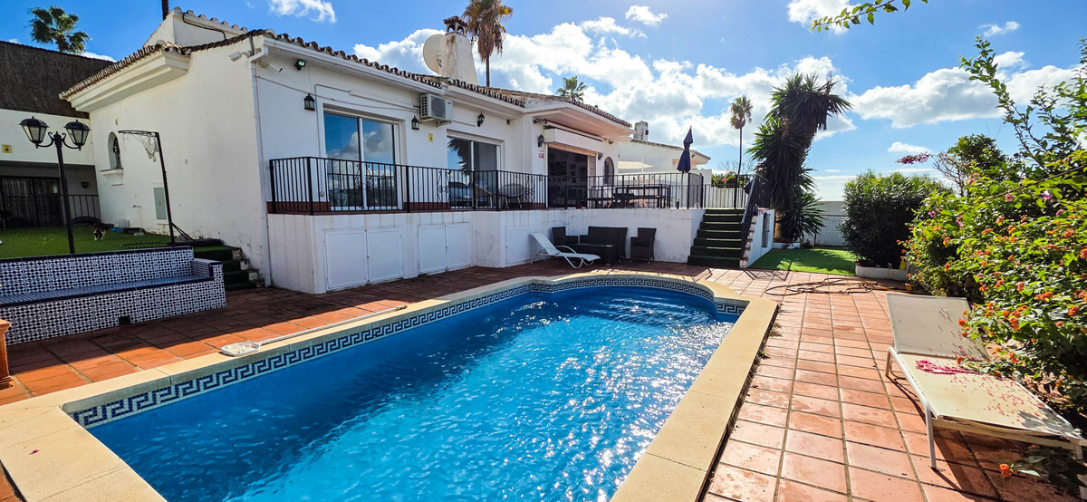 Te koop Half vrijstaand huis Costa Del Sol La Duquesa € 850.000,-