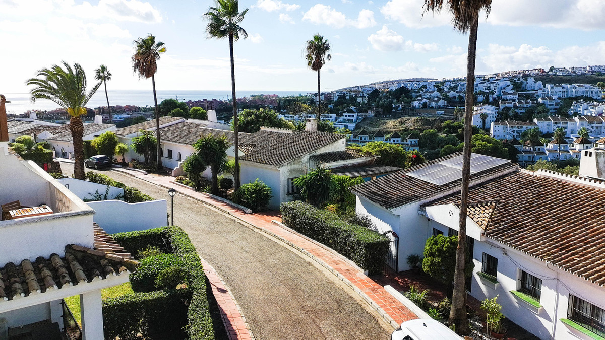 Te koop Half vrijstaand huis Costa Del Sol La Duquesa € 850.000,-