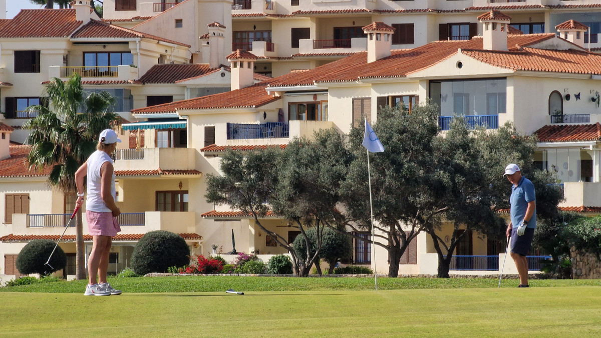 Te koop Half vrijstaand huis Costa Del Sol La Duquesa € 850.000,-