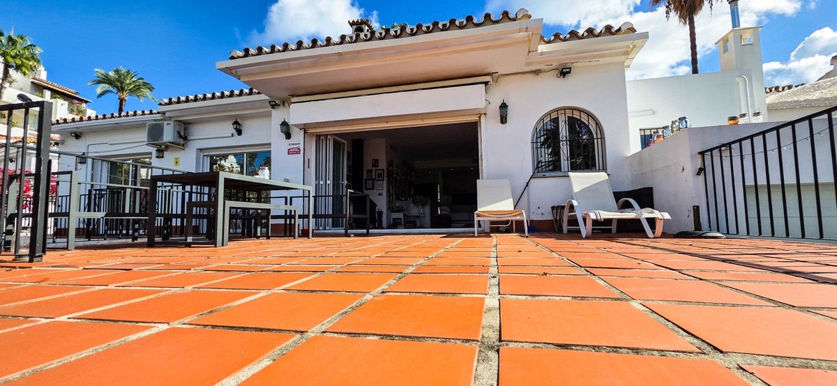 Te koop Half vrijstaand huis Costa Del Sol La Duquesa € 850.000,-