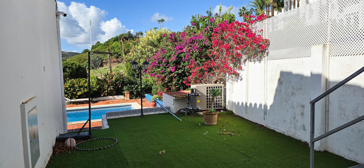 Te koop Half vrijstaand huis Costa Del Sol La Duquesa € 850.000,-