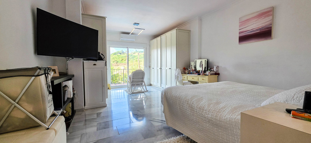 Te koop Half vrijstaand huis Costa Del Sol La Duquesa € 850.000,-