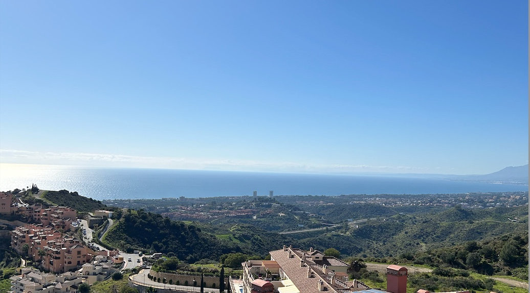 Te koop Middle Floor Apartment Costa Del Sol Mijas Costa € 1.495.000,-