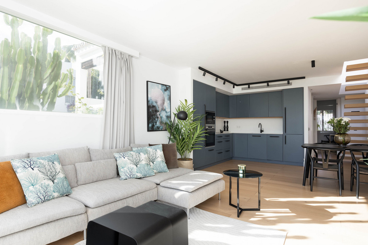 Te koop Middle Floor Apartment Costa Del Sol Nueva Andalucía € 495.000,-