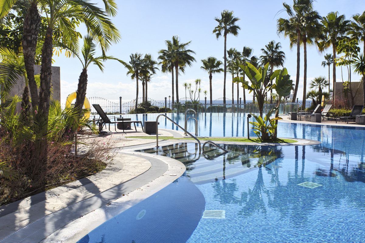 Te koop Middle Floor Apartment Costa Del Sol Estepona € 605.000,-