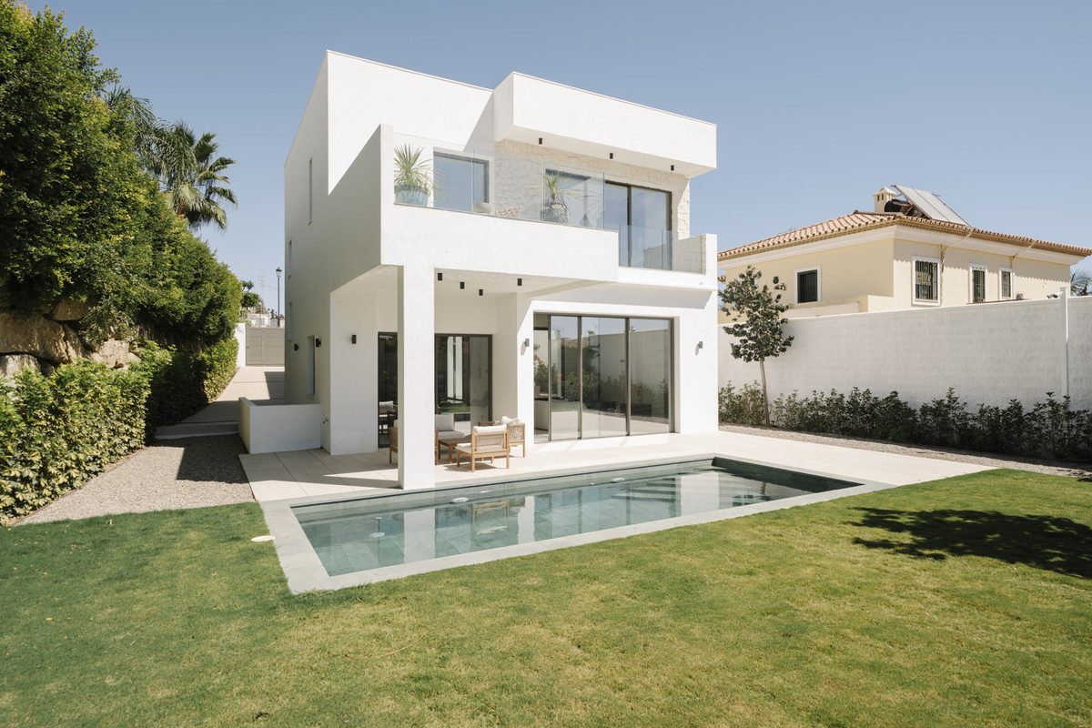 Te koop Vrijstaande Villa Costa Del Sol Estepona € 1.695.000,-