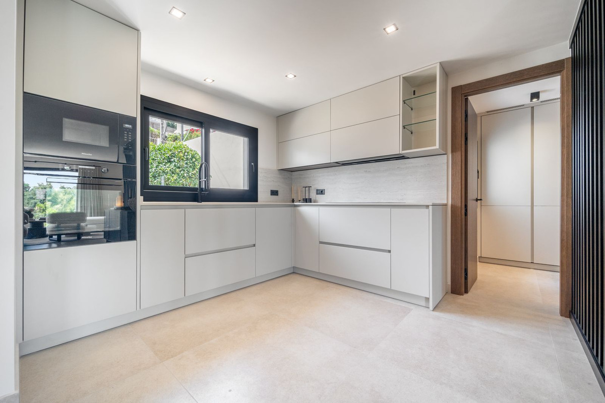 Te koop Vrijstaande Villa Costa Del Sol La Cala De Mijas € 2.295.000,-