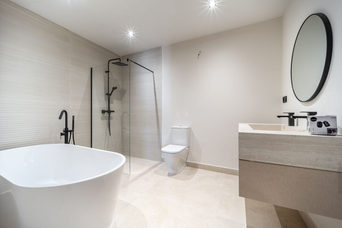 Te koop Vrijstaande Villa Costa Del Sol La Cala De Mijas € 2.295.000,-