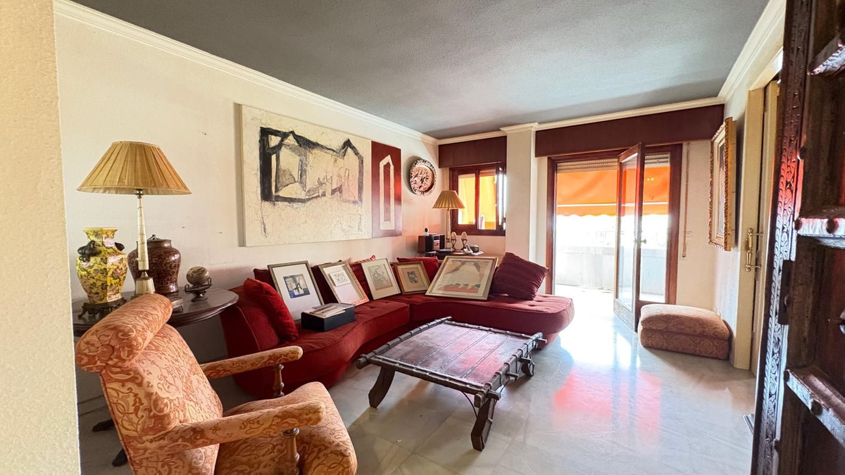 Te koop Middle Floor Apartment Costa Del Sol Marbella € 370.000,-