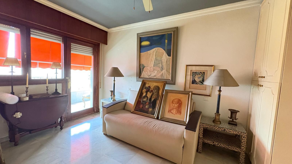 Te koop Middle Floor Apartment Costa Del Sol Marbella € 370.000,-