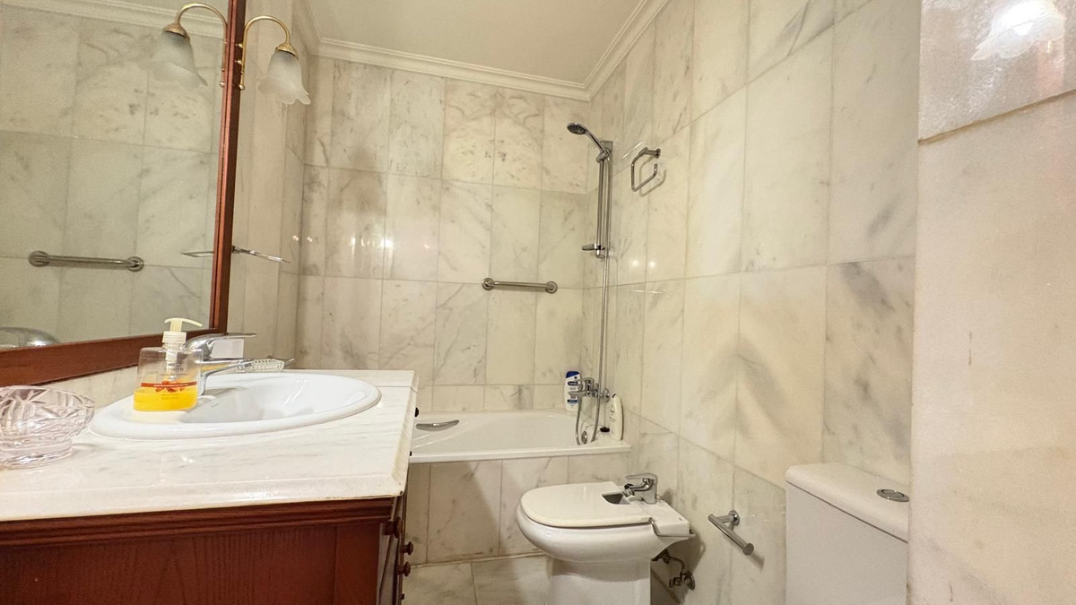 Te koop Middle Floor Apartment Costa Del Sol Marbella € 370.000,-