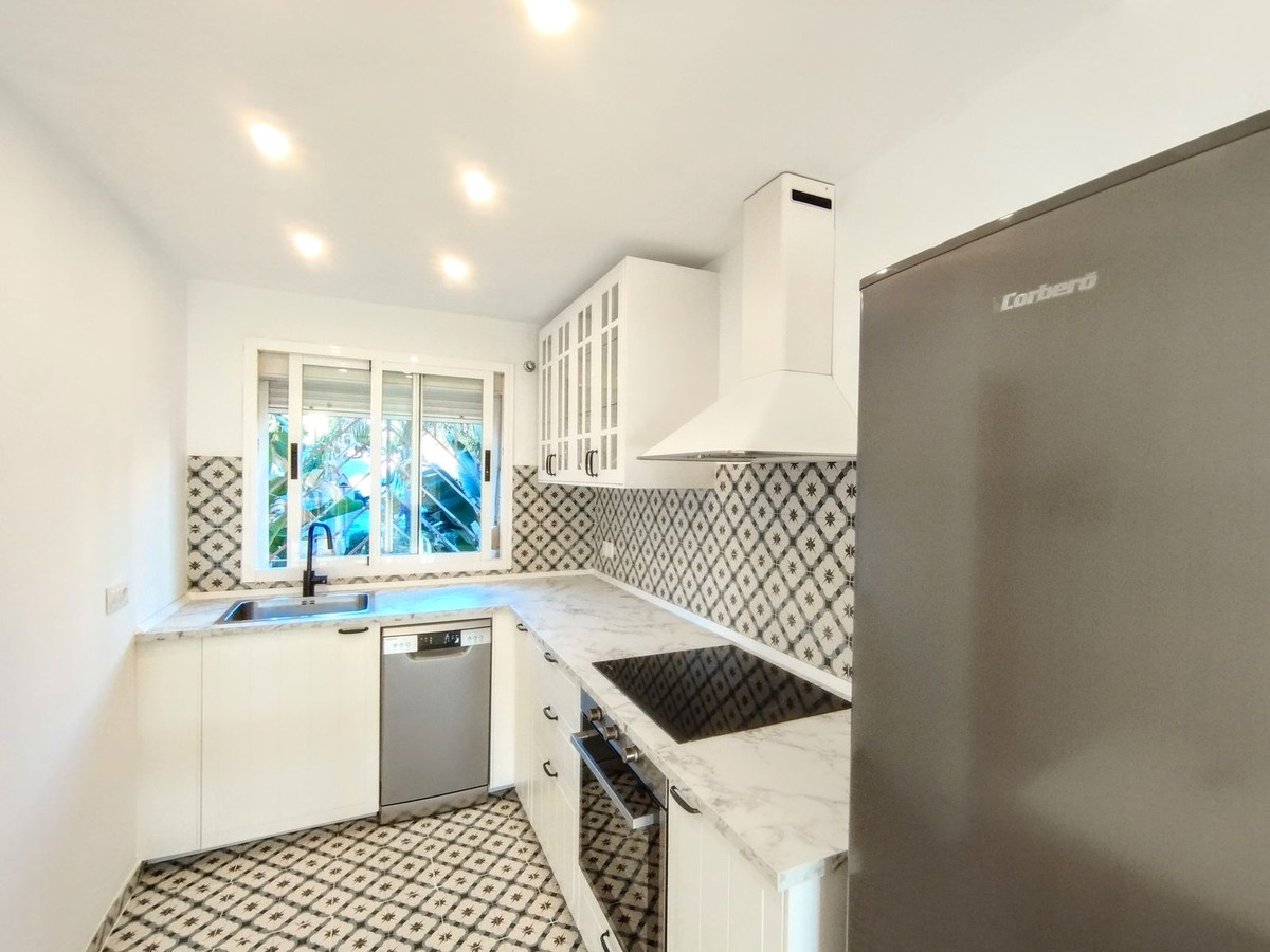 Te koop Middle Floor Apartment Costa Del Sol Calahonda € 299.000,-