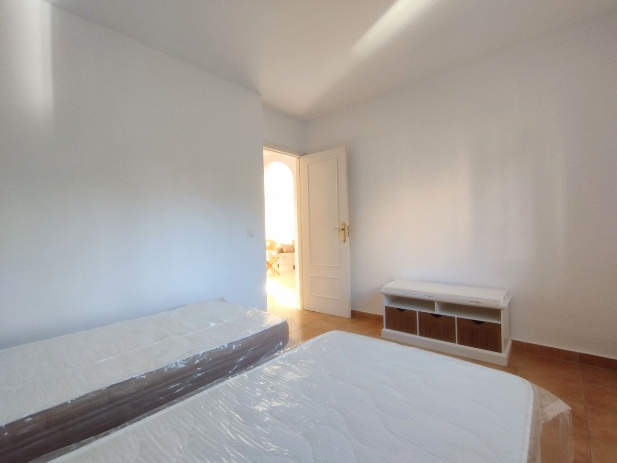 Te koop Middle Floor Apartment Costa Del Sol Calahonda € 299.000,-