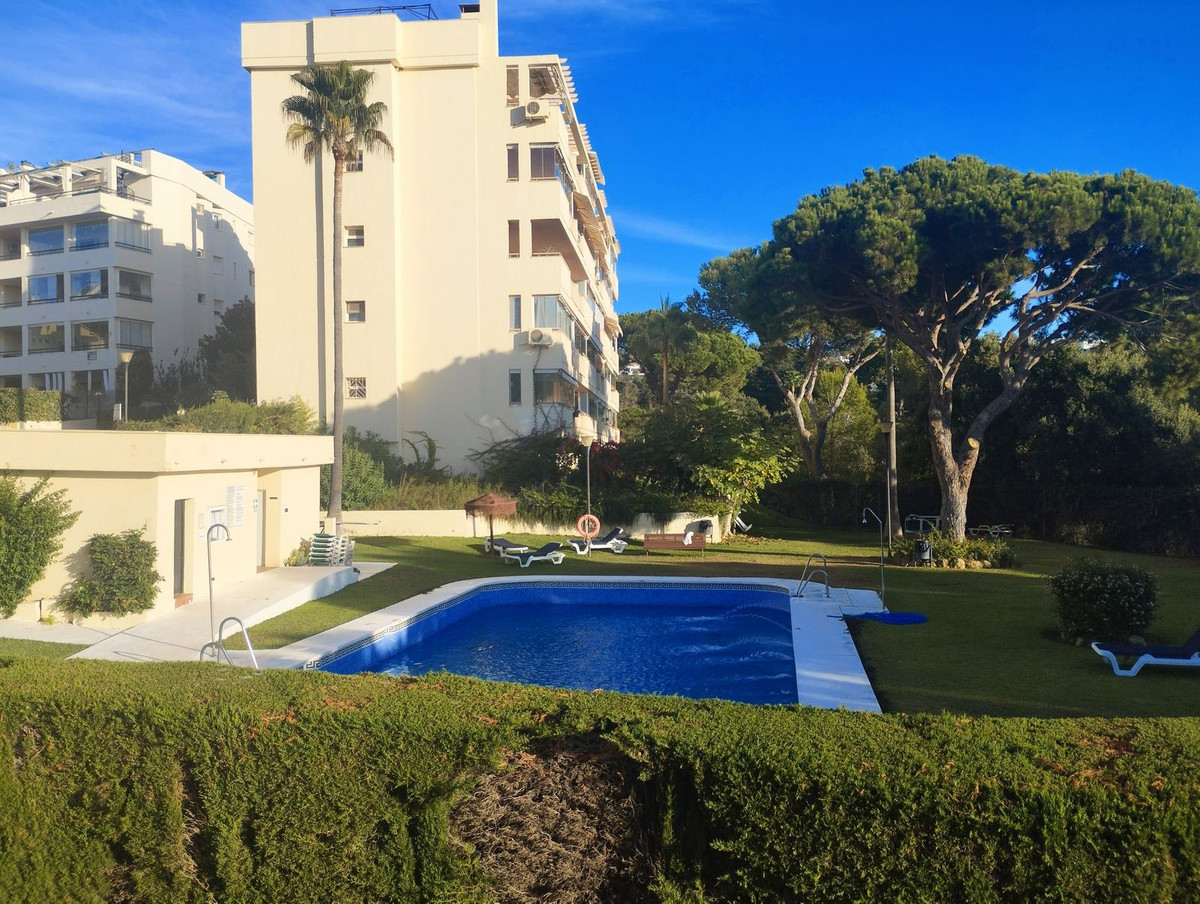 Te koop Middle Floor Apartment Costa Del Sol Calahonda € 299.000,-