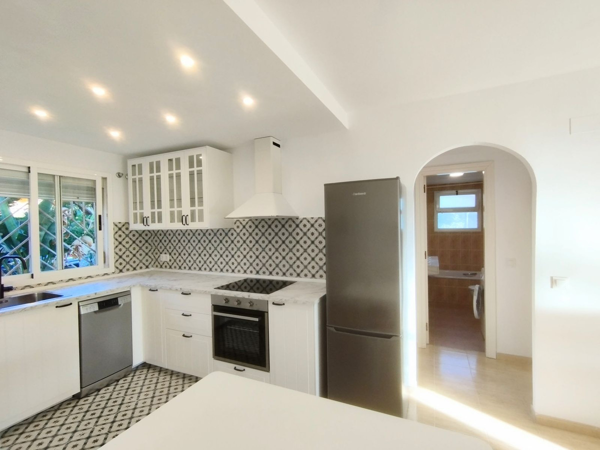 Te koop Middle Floor Apartment Costa Del Sol Calahonda € 299.000,-