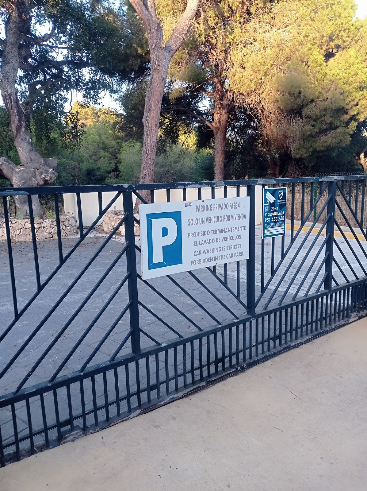 Te koop Middle Floor Apartment Costa Del Sol Calahonda € 299.000,-