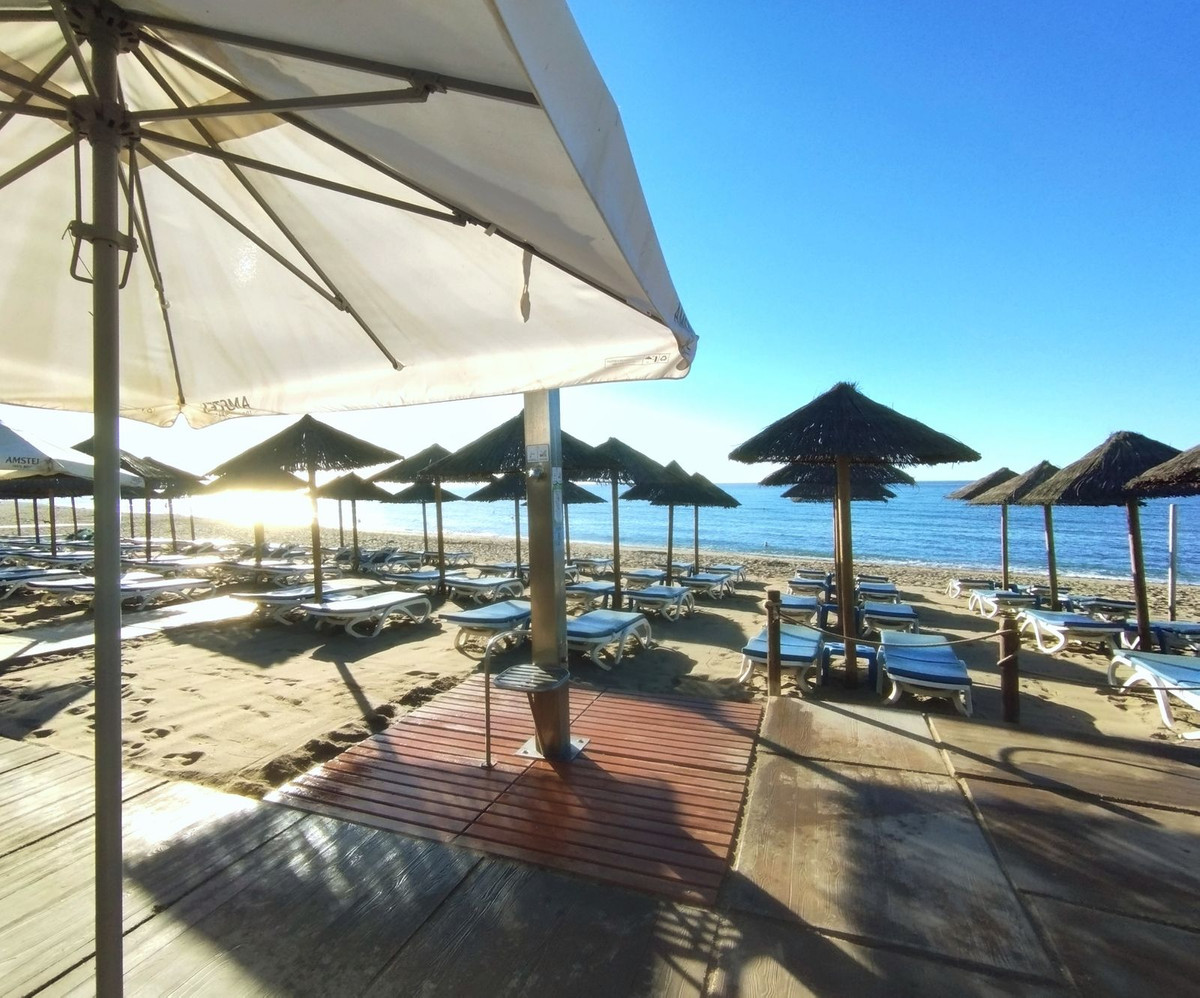 Te koop Middle Floor Apartment Costa Del Sol Calahonda € 299.000,-