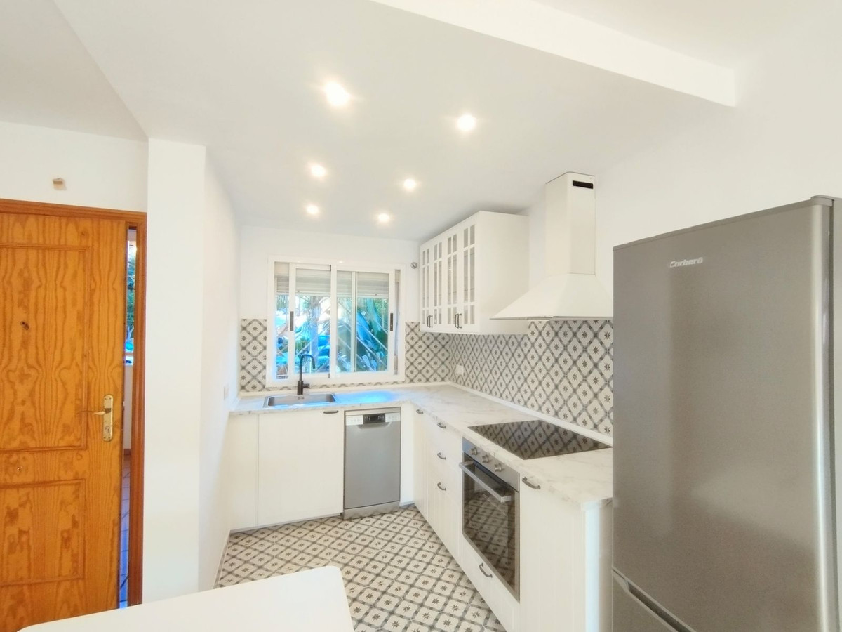 Te koop Middle Floor Apartment Costa Del Sol Calahonda € 299.000,-