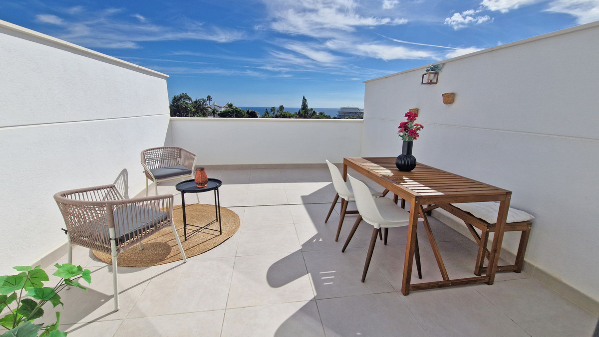 Te koop Middle Floor Apartment Costa Del Sol Estepona € 479.000,-