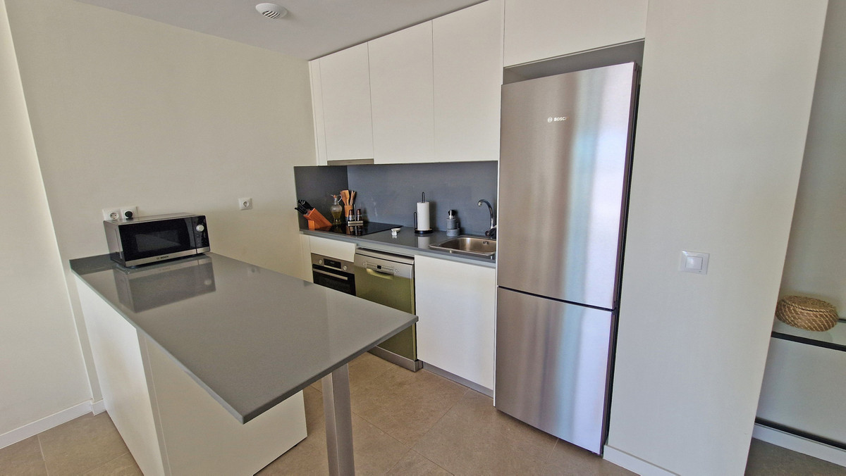 Te koop Middle Floor Apartment Costa Del Sol Estepona € 479.000,-