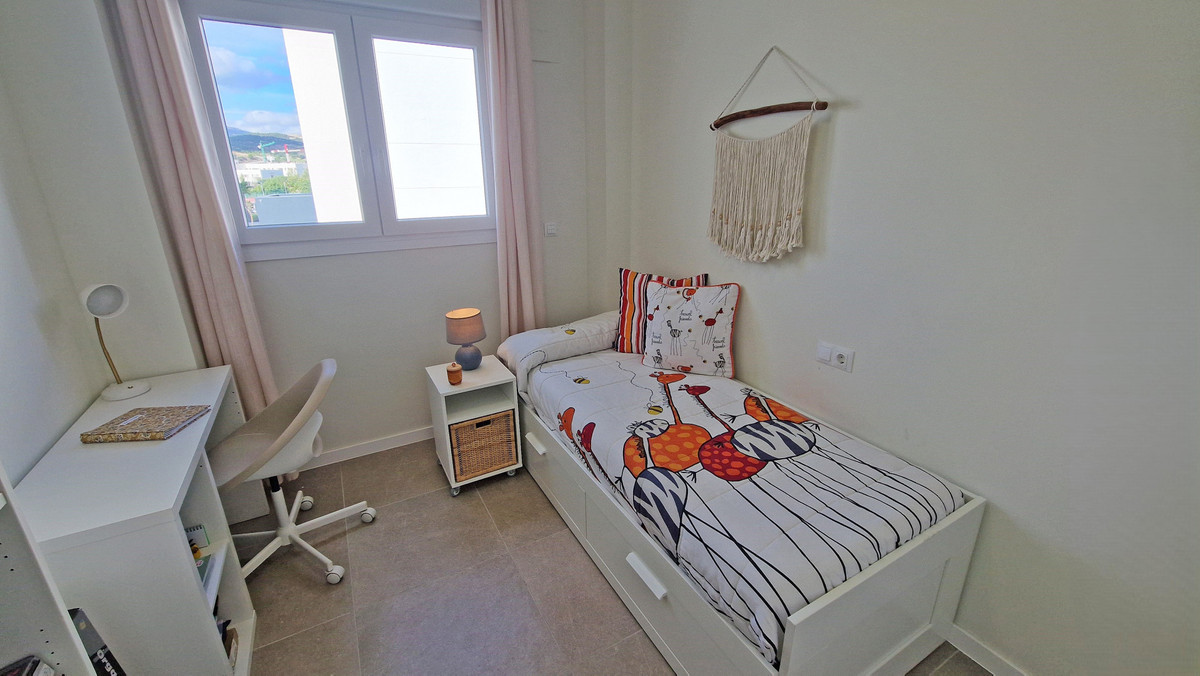 Te koop Middle Floor Apartment Costa Del Sol Estepona € 479.000,-