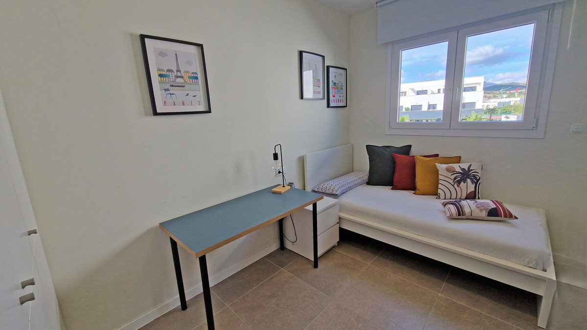 Te koop Middle Floor Apartment Costa Del Sol Estepona € 479.000,-