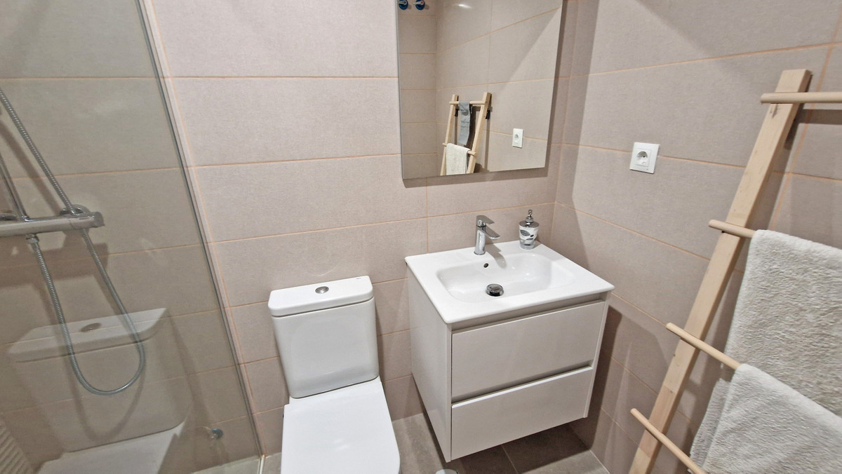 Te koop Middle Floor Apartment Costa Del Sol Estepona € 479.000,-