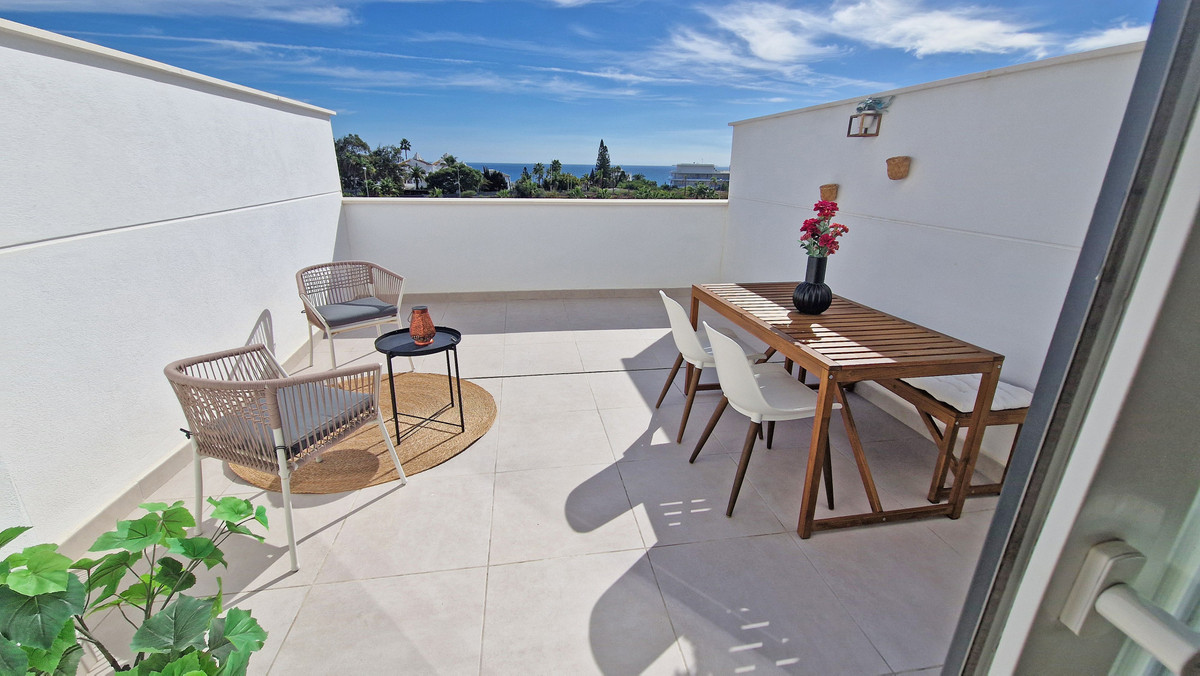 Te koop Middle Floor Apartment Costa Del Sol Estepona € 479.000,-