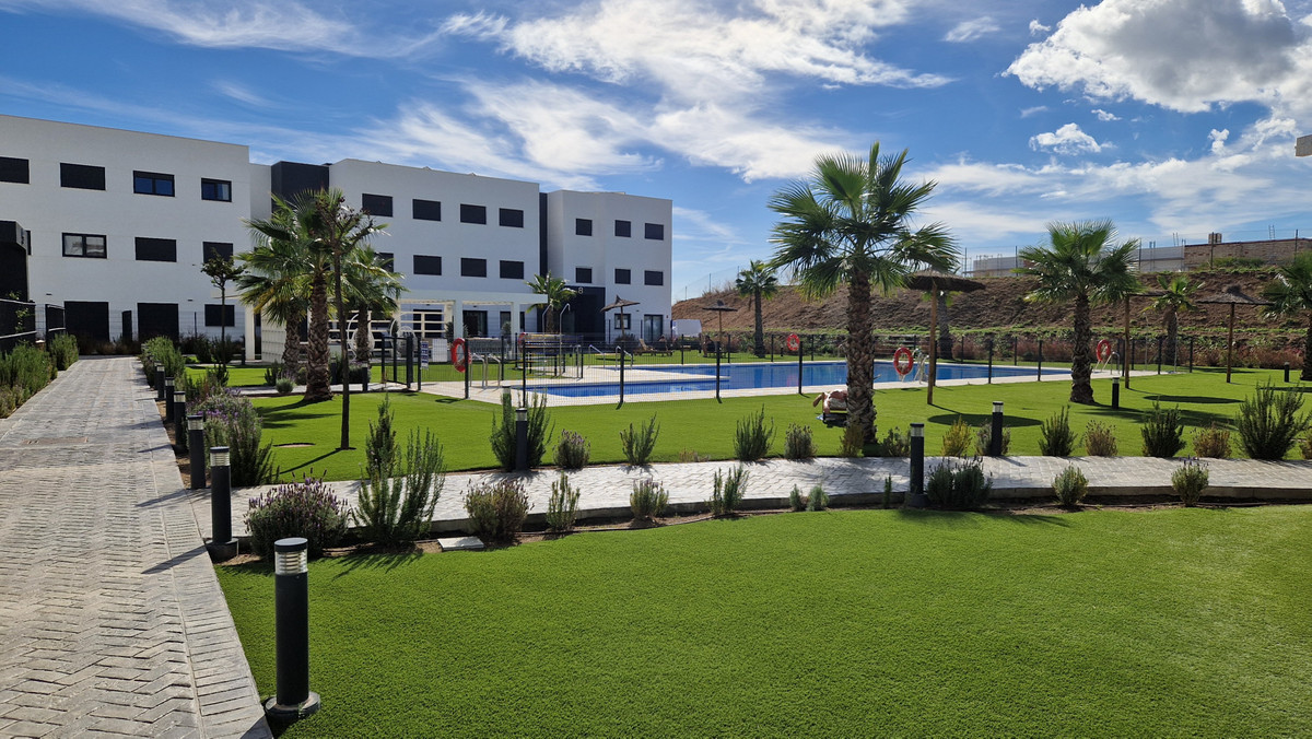 Te koop Middle Floor Apartment Costa Del Sol Estepona € 479.000,-