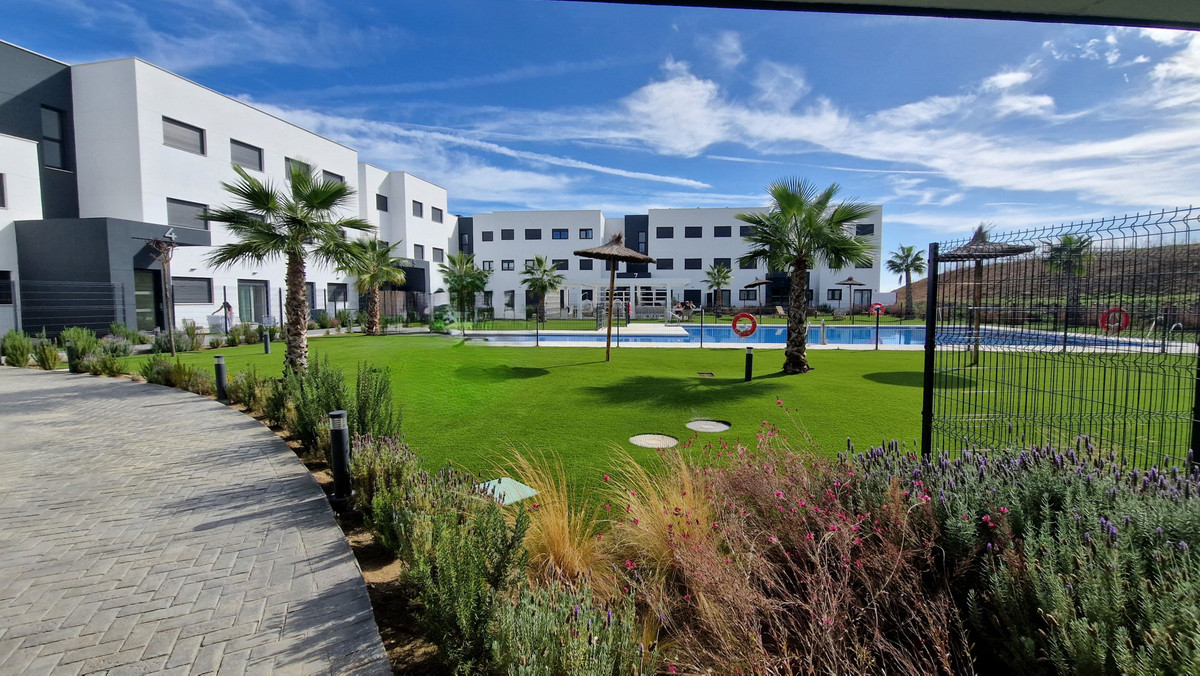 Te koop Middle Floor Apartment Costa Del Sol Estepona € 479.000,-