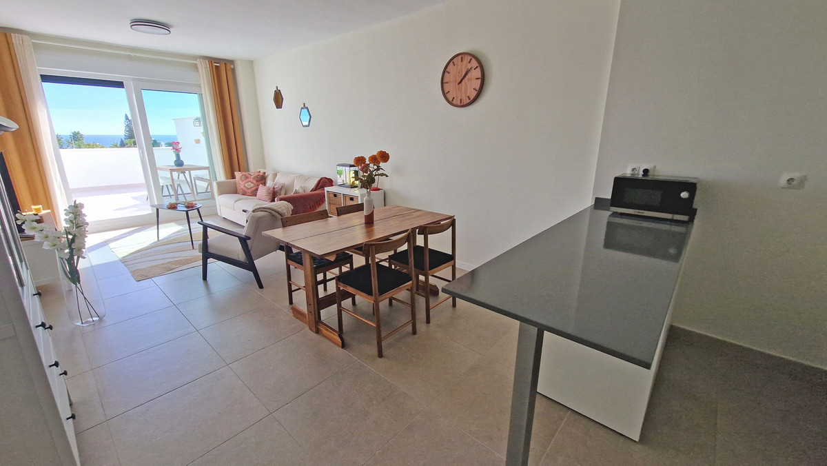 Te koop Middle Floor Apartment Costa Del Sol Estepona € 479.000,-