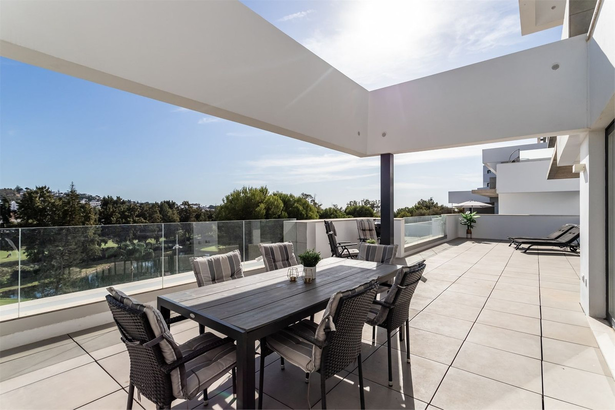 Te koop Middle Floor Apartment Costa Del Sol La Cala De Mijas € 619.000,-