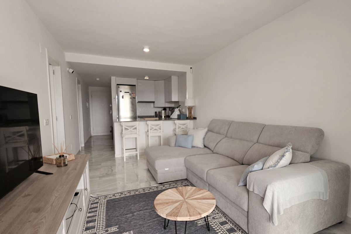 Te koop Middle Floor Apartment Costa Del Sol Casares € 248.000,-