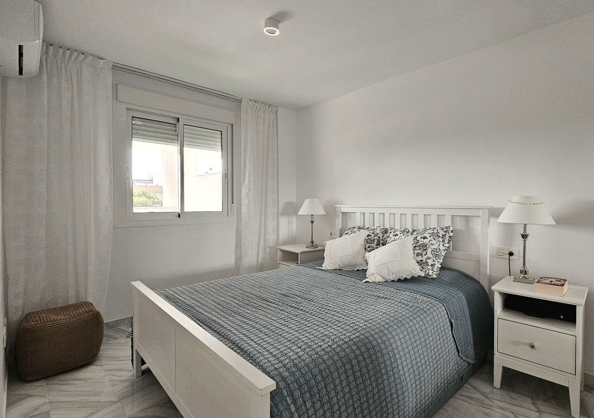 Te koop Middle Floor Apartment Costa Del Sol Casares € 248.000,-