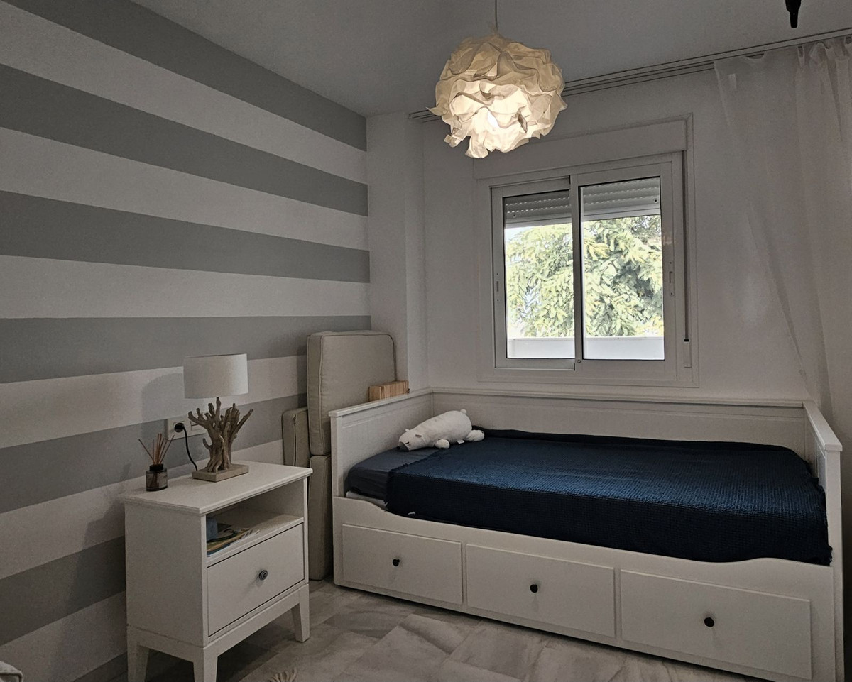 Te koop Middle Floor Apartment Costa Del Sol Casares € 248.000,-